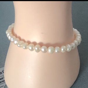 Genuine Pearl bracelet NWOT Boxed